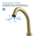 Aquacúbico Cupc de 8 pulgadas Goldia de baño de oro de 8 pulgadas 3 oritos extendidos con válvula y mangueras de suministro de agua Cupc